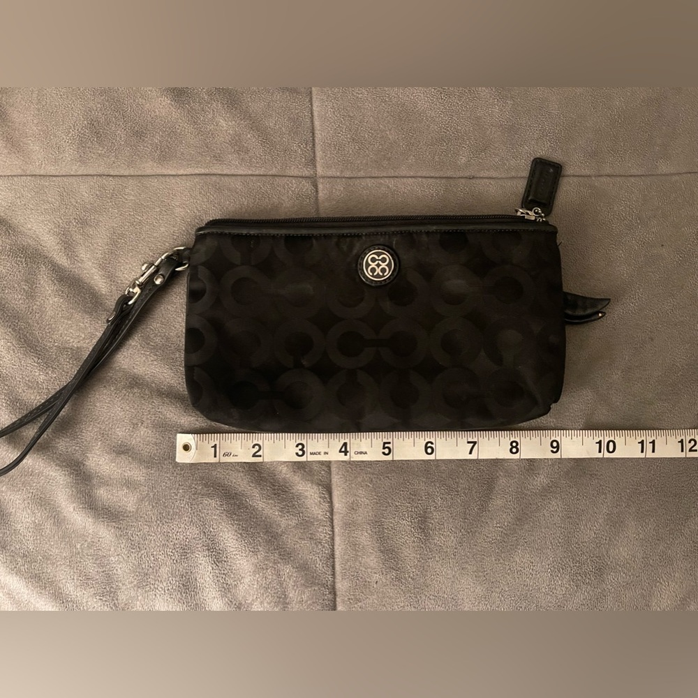 Coach wristle purse